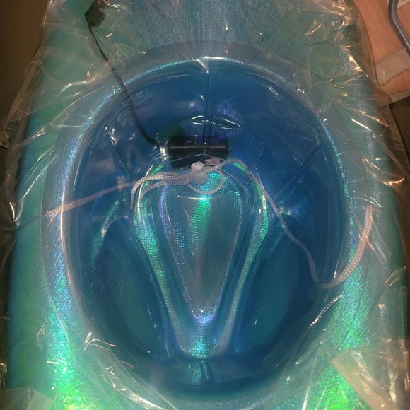 New - Picture 2 of 3